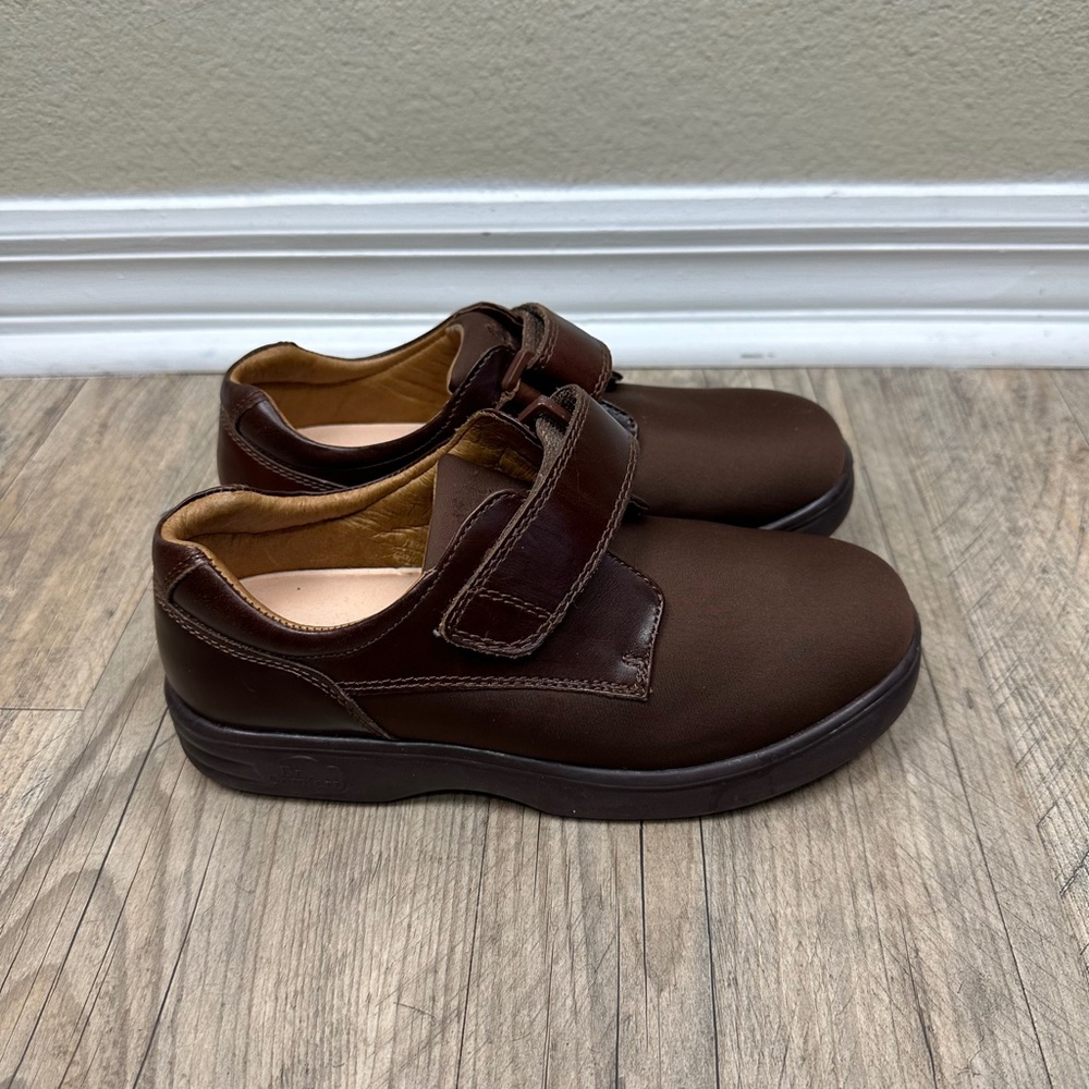 Dr. Comfort Annie Diabetic Brown Leather Contact Strap Sneakers Sz. 6 W - Picture 1 of 5